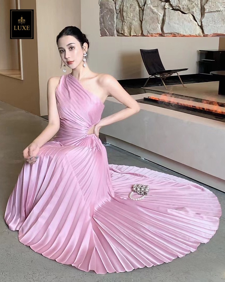 เดรสแฟชั่น เดรสเสื้อไหล่เดียว กระโปรงยาวชายเฉลียง อัดพลีททั้งตัว