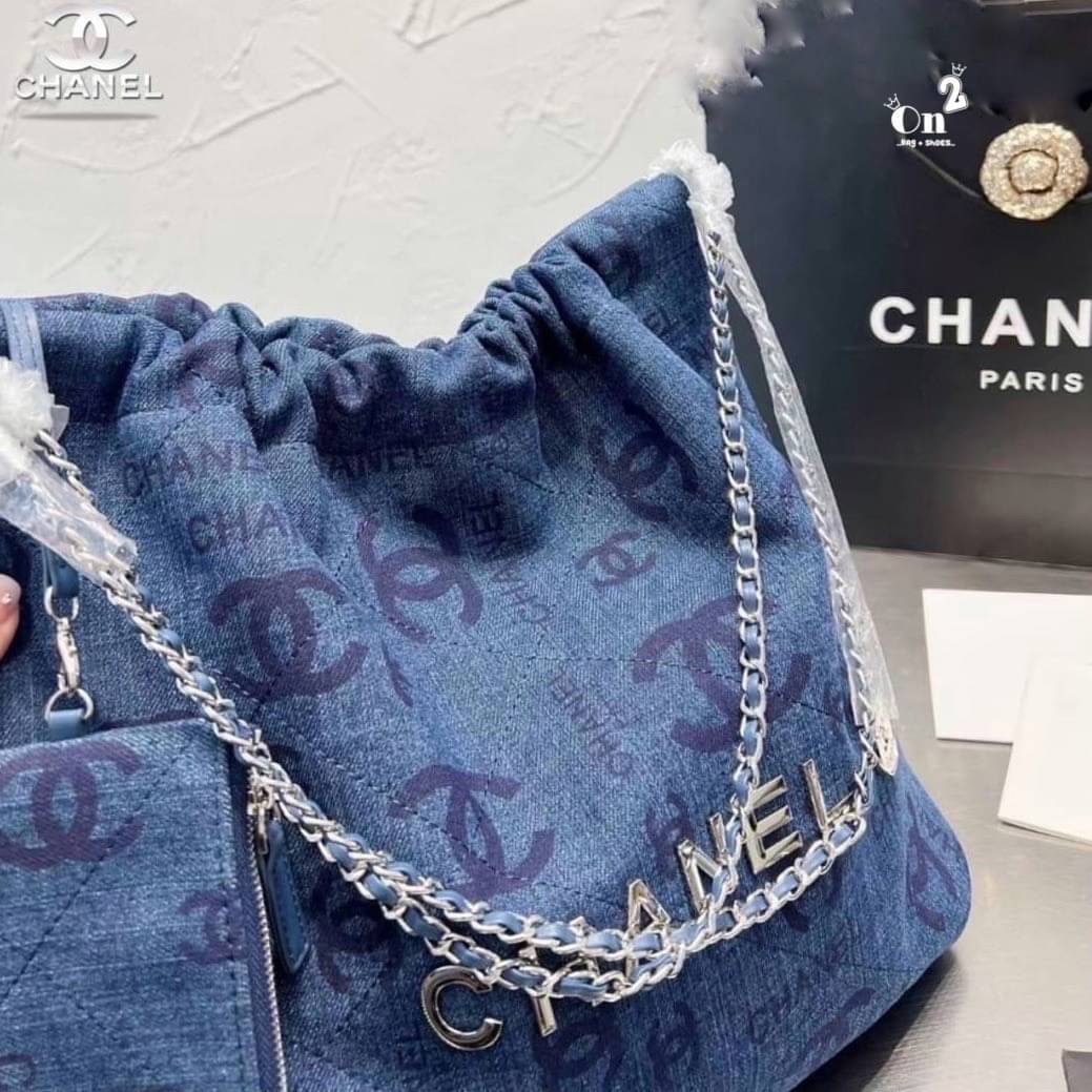 CHANEL Bag งาน Mirror.ผ้ายีนส์สวยมาก อะไหล่ทอง มาพร้อมใบลูก คอลนี้เซเลปต้องมีนะค่ะ ใช้งานง่ายได้ทุกลุค ปังสุด สวยเลยค่า