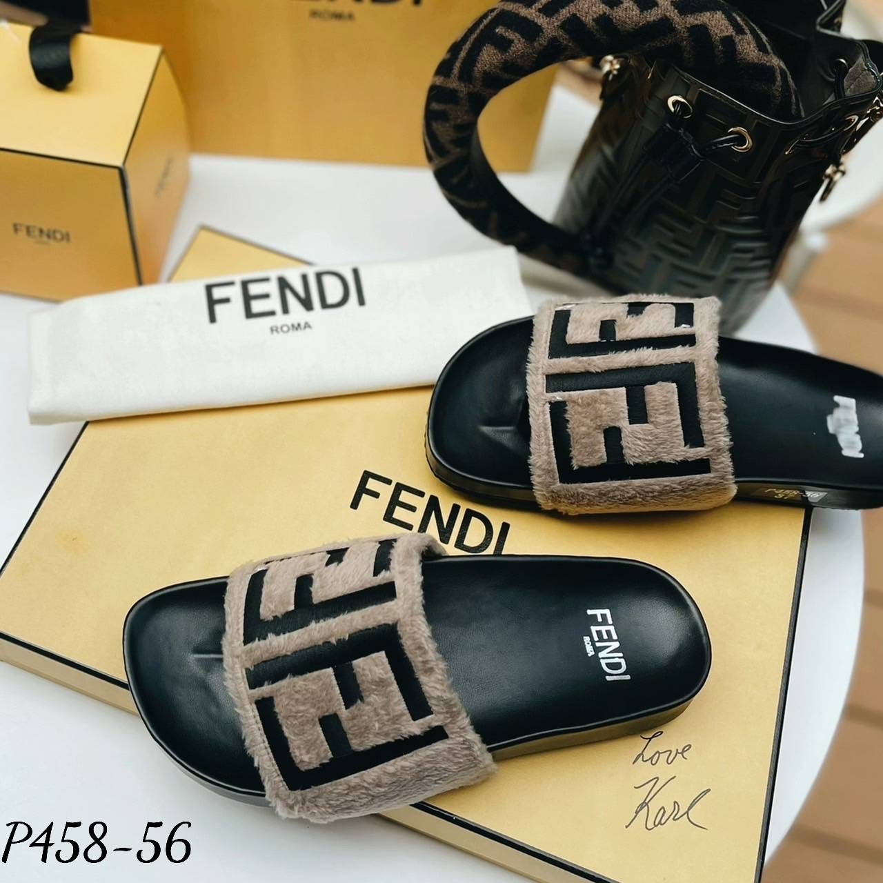 พร้อมส่ง งานมาใหม่ล่าสุดเลยค๊า รองเท้าแตะ ส้นแบน งานFe ndi. ขนเฟอร์นุ่มๆ งานปักโลโก้ น่ารักมากกกๆ ค่ะ นุ่ม ใส่สบาย มาไม่มากน้า รีบจัดเลยค๊า