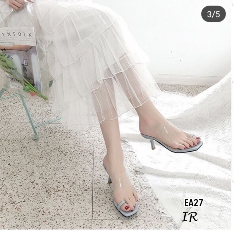 แบบขายดี!!! พร้อมส่ง ใสๆมาใหม่สุดเก๋ค่า ส้นสูงสวมโป้งหนังนิ่ม แต่งสายคาดพลาสติกใส ส้นสูง 3 นิ้ว แพทเทิร์นสวยมากใส่สวย ขาเรียวและดูขาวผ่อง ใส่สวยก่อนใคร ที่นี่ที่เดียวค้า