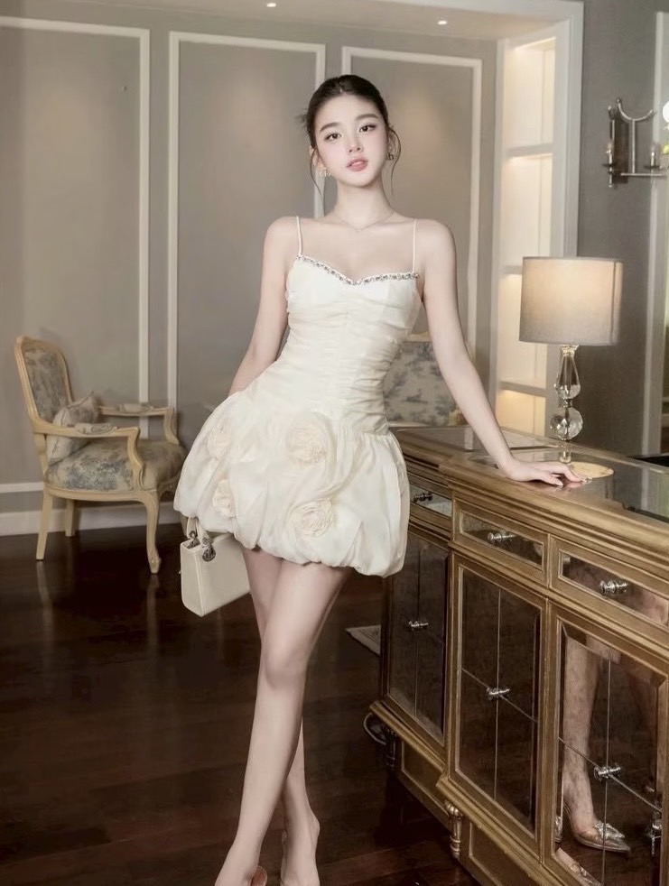 เดรสแฟชั่น ชุดเดรส สไตล์สาวเวียด สีชุดคือสวยลูกคุณหนูมากๆค่ะ