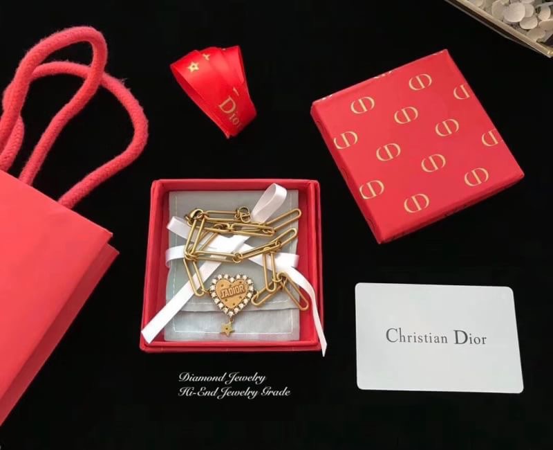 Super Hi-End Quality !!!! ((งาน 1:1 เกรดดีที่สุดในท้องตลาดค่ะ)) L’Amour Avenir Choker โช็คเกอร์ดิออ งาน 1:1 เหมือนแท้ที่สุด เหมือนทุกจุดค่ะ ตัวเรือนสีทองแอนทีค งานเพชร CZ แท้งานอย่างดี อะไหล่สีทองคลาสสิค สวยวิ้งมากๆเลยคะ สั่งผลิตจากต้นแบบแท้ ดาราเซเลปใส่ก