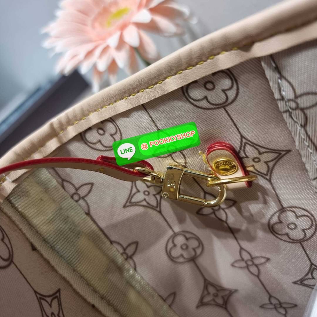 NEW IN!! LV 2IN1 TOTE SET WITH NAUTICAL PRINT ดีไซน์ใหม่ต้อนรับฤดูร้อน กับกระเป๋าสะพายไหล่ใบใหญ่ทรง tote มาพร้อมใบลูก พรีเมี่ยมกิ๊ฟสุดคุ้ม!! คลาสสิคที่สุด เป็นอีกรุ่นที่มีคนใช้เยอะมากๆ โทนสีละมุน วัสดุหนังแคนวาสปั๊มลายเต็มใบ ปากกระเป๋ามีหูเกี่ยว ด้านข้างม