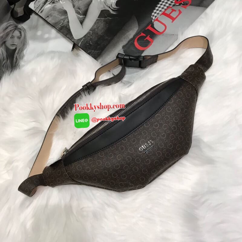 GUESS DIEM LOGO BELT BAG กระเป๋าคาดอกรุ่นยอดนิยม จาก GUESS FACTORY วัสดุ Saffiano PVC คุณภาพดี นิ่ม น้ำหนักเบา ด้านหน้าประดับด้วยโลโก้แบรนด์สุดหรู เปิดปิดกระเป๋าด้วยซิปสะดวกใช้ ด้านในโล่งกว้างมีช่องซิปสำหรับใส่ของ สามารถใส่iphoneได้ทุกรุ่น ซับในลายแบรนด์