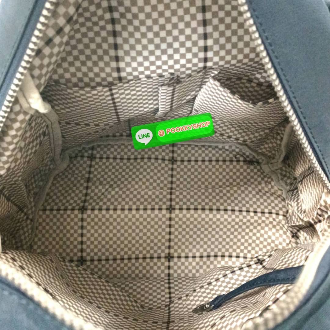 Kipling City Pack Medium Backpack กระเป๋าเป้ Kipling ขนาดกลาง วัสดุ Polyester 100% มีหูหิ้วด้านบน -ด้านหลัง มีซิปหลัง 1ช่องลึก -ด้านข้างมีช่องใส่ของเล็กน้อยทั้ง 2 ด้าน เปิด-ปิด ด้วยกระดุมแม่เหล็ก -ด้านหน้ามีช่องซิปใส่ของแยก 1 ช่อง และ ช่องปรับขนาดด้วยสายล