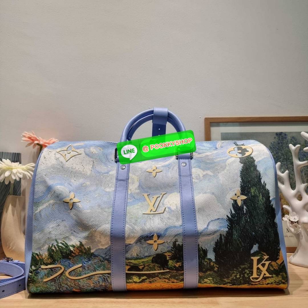 LV×Jeff koons van gogh keepall travel bag 🔆 Details ใหม่ล่าสุด กระเป๋าเดินทางสุดคลาสสิค ไซส์ใหญ่จุใจ ไอเท็มที่จะทำให้การเดินทางไม่ธรรมดาอีกต่อไป ด้วยดีเทลความเป็นเอกลักษณ์ ลงลวดลายภาพวาดโดดเด่นไม่ซ้ำใคร เปิด-ปิดด้วยซิปแน่นหนา มีกุญแจล็อคได้ มีสายส