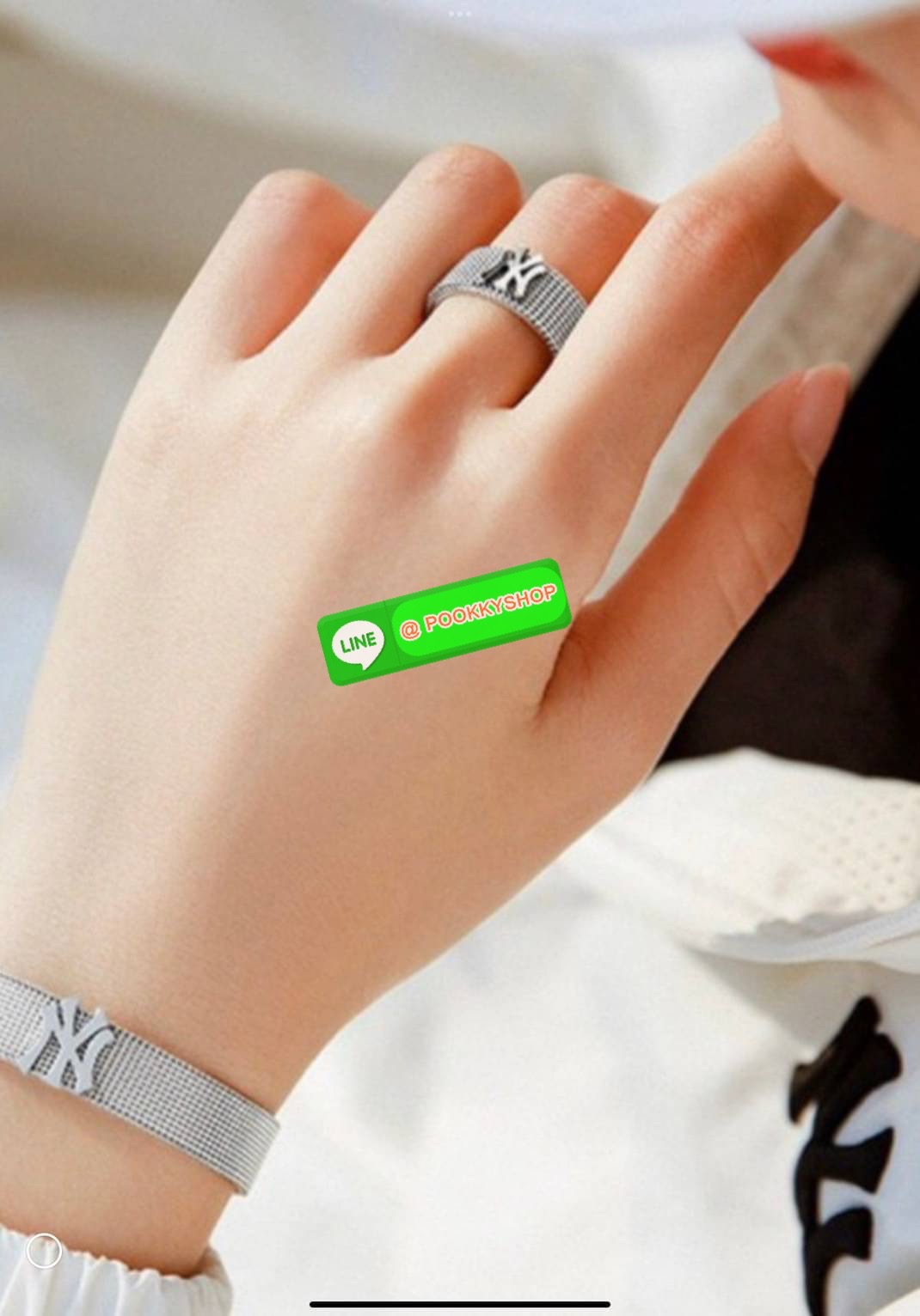 🚚 พร้อมส่ง 🚚 MLB RING NEW YORK YANKEES SILVER MUST-HAVE-ITEM💕 แหวน สีเงิน สวยมากๆ อุปกรณ์ครบเซ็ต ของจริงสวยมาก สวยคุ้มเกินราคา ซื้อใส่เอง หรือ มอบเป็นของขวัญ ของฝาก