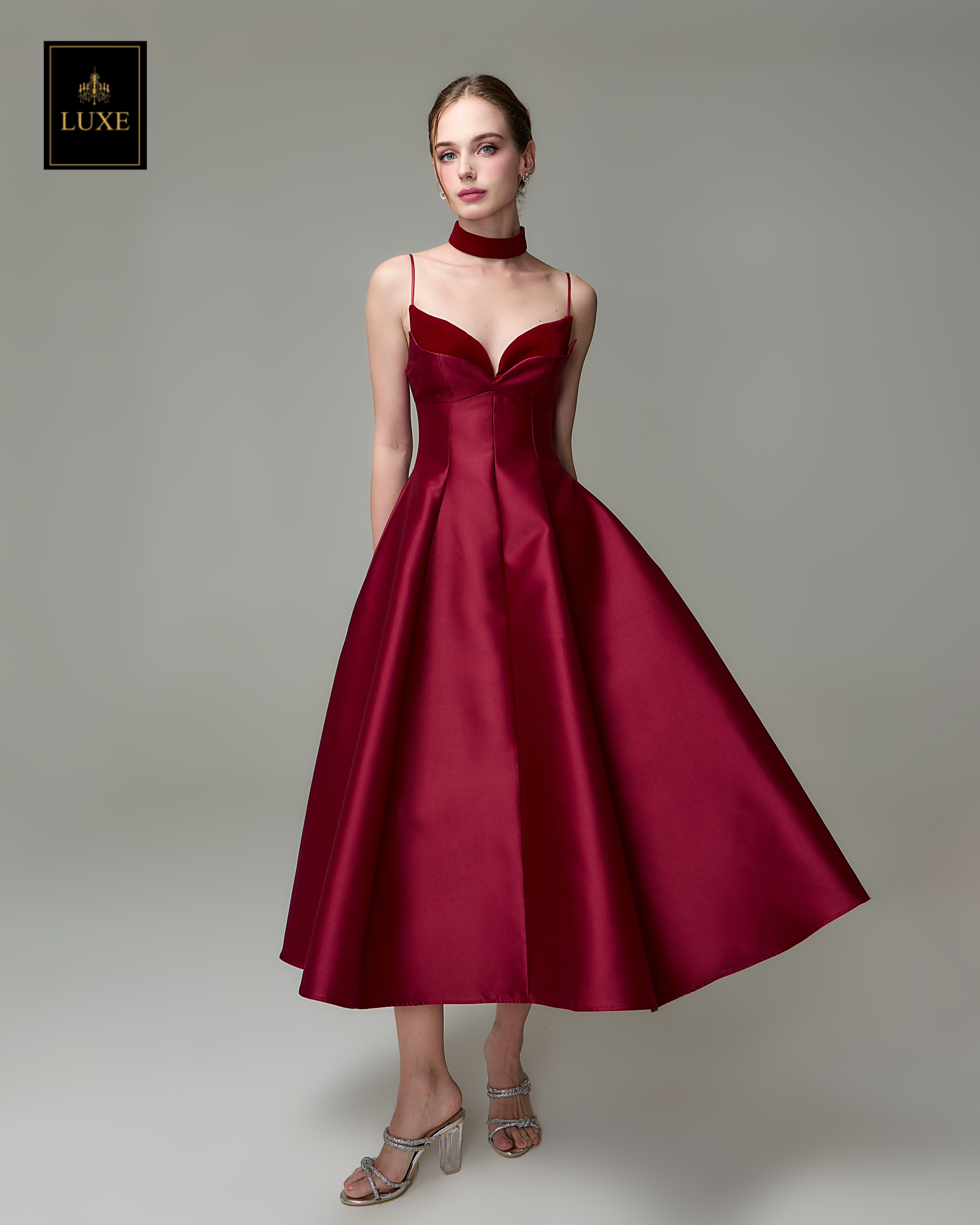 เดรสแฟชั่น เดรสเสื้อสายเดี่ยว ดีเทลหน้าอกโค้ง ซ้อน2เลเยอร์ กระโปรงบานทรงวงกลม