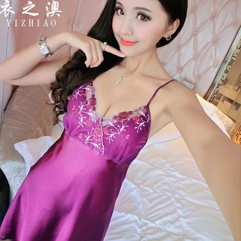 ชุดนอนผ้าไหม ชุดนอนสายเดี่ยว สีม่วง แต่งลูกไม้ปักชีฟอง ช่วงอก สไตล์คุณหนู หรูๆ เนื้อผ้าเกรดพรีเมี่ยมเลยคะ FRee Size