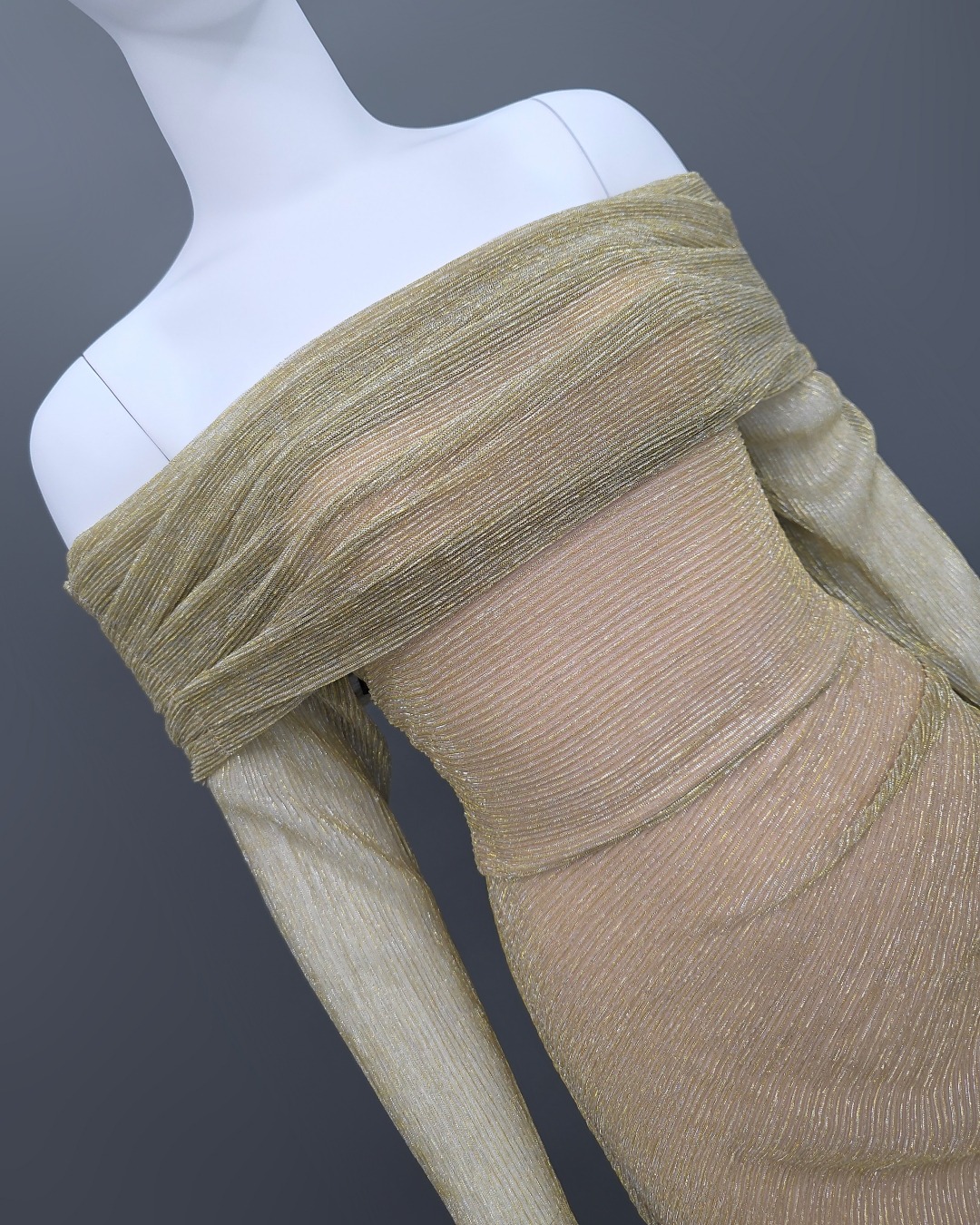 แม็กซี่เดรสเสื้อแขนยาวเปิดไหล่ กระโปรงยาว