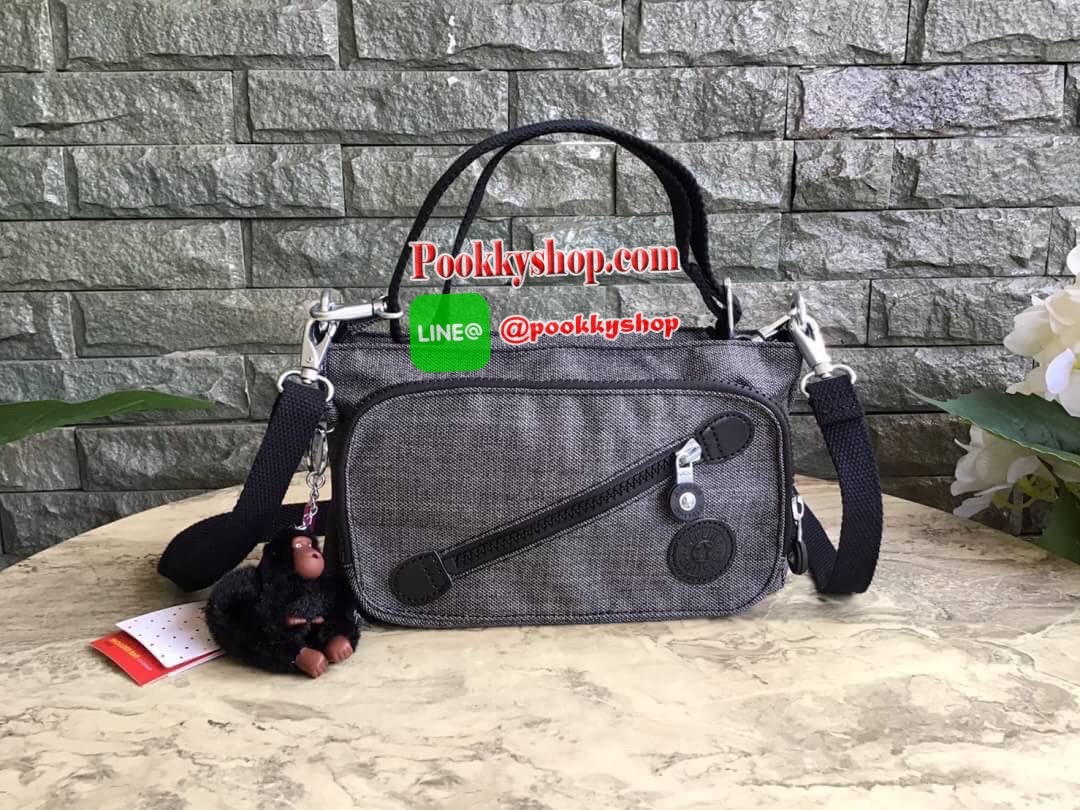 Kipling milos crossbody bag (K13696) กระเป๋าสะพายข้าง crossbody ขนาดกำลังดี มี 2 สาย สายสะพายสั้น ถือเป็นทรงพอรช์(pochette)ถอดเปลี่ยนสลับกับสายยาวได้ มีช่องซิปใช้งาน3ช่อง 2ช่องใหญ่ภายในมีเล็กแยกเป็นสัดส่วน ใส่มินิไอแพค กระเป๋าสตางค์ยาวได้ ด้านหน้ามีช่องซิ