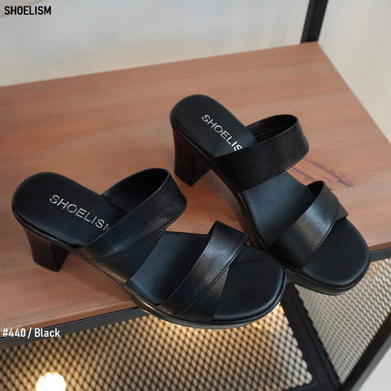 พร้อมส่งจ้า มาใหม่สวยไม่ไหว!! รองเท้าส้นสูง ดีไซน์สวยเป๊ะ หนังนิ่มไมาบาดเท้า น้ำหนักเบา ใส่ทำงานก็เป๊ะ ใส่ออกงานก็ปัง ไม่อยากพลาดรีบทักมาเลยน้าาา..