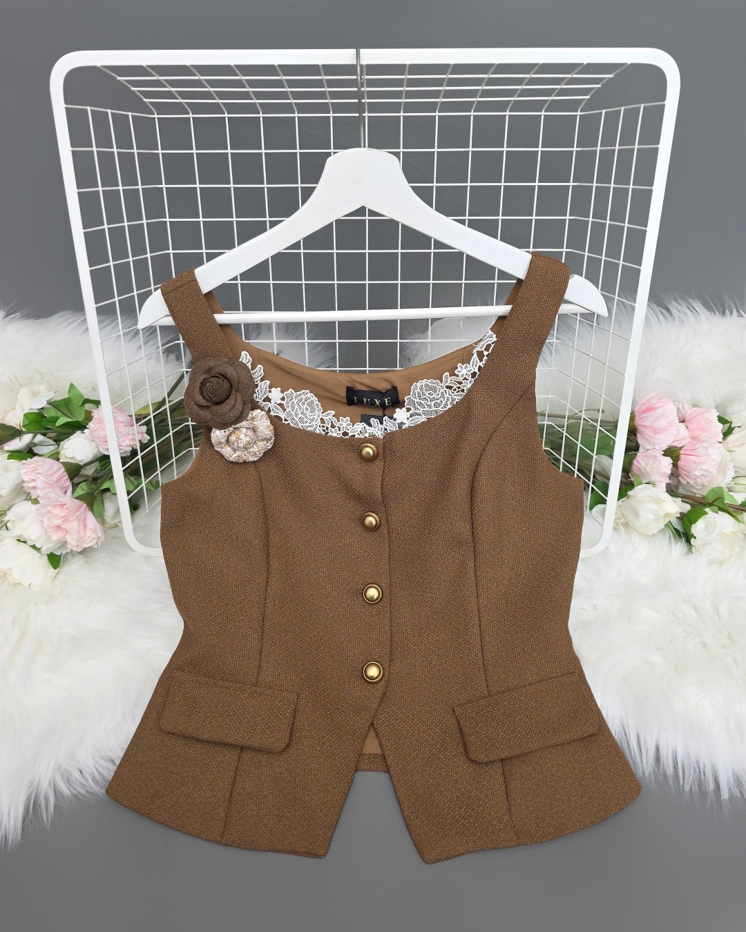 เสื้อแฟชั่น Luxe Lace Detail Button Vest