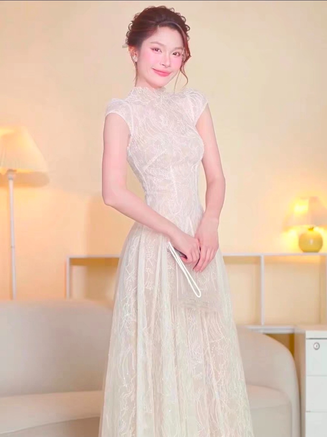 เดรสแฟชั่น เดรสเสื้อคอกลมแขนเต่อ กระโปรงบาน ดีเทลซีทรูที่บ่าและแขน