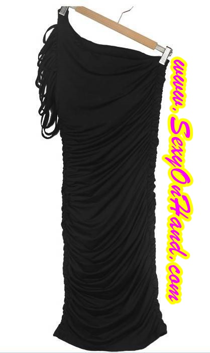 ชุดเดรสสั้น เดรสปาร์ตี้ เดรสออกงาน กลางคืน เดรสบ่าเฉียง แต่งไหล่ สีดำ เนื้อผ้ายืดเข้ารูป สวยเปรี่้ยว มากๆคะ เนื้อผ้าสวมใส่สบาย คะ+G-string