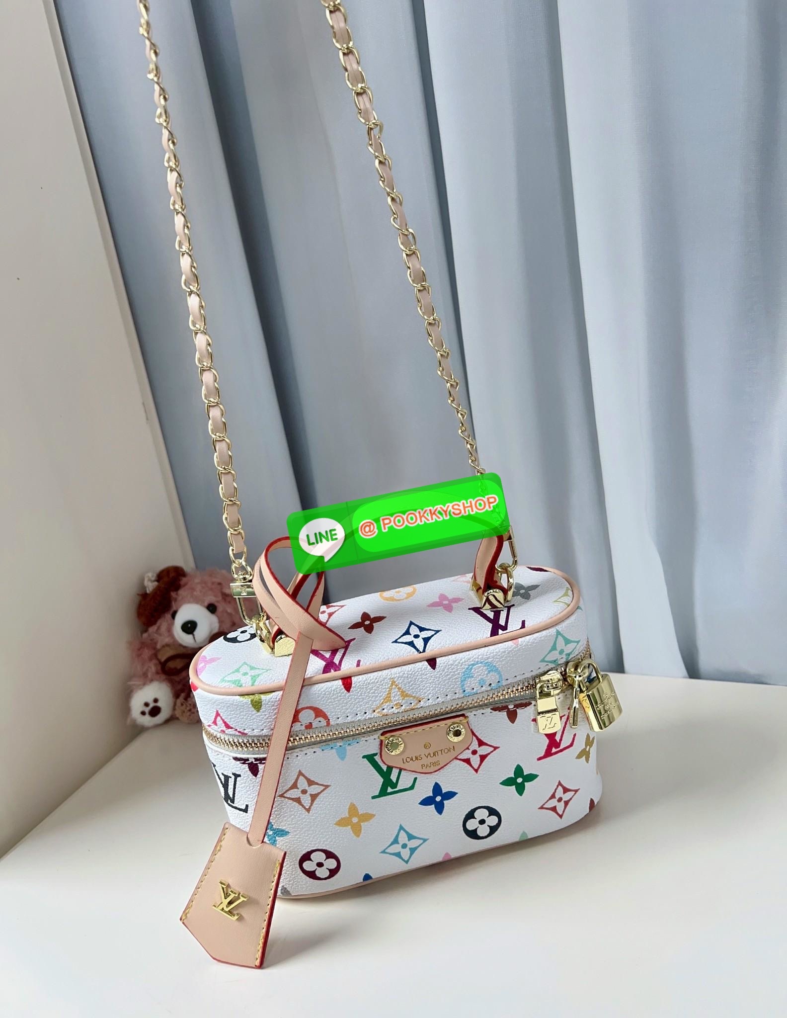 NEW ARRIVAL! **สินค้าเข้าใหม่** สุดฮอตกับน้องมินิๆสุดคลาสสิค ที่พกพาไปไหนมาไหนได้ตลอด สีสันสดใสสวยสะดุดตา ไม่ดูฉูดฉาดค่า! LOUIS VUITTON X MURAKAMI VANITY CHAIN POUCH MUITICOLOTED MONOGRAM ((Premium gift ตปท.))