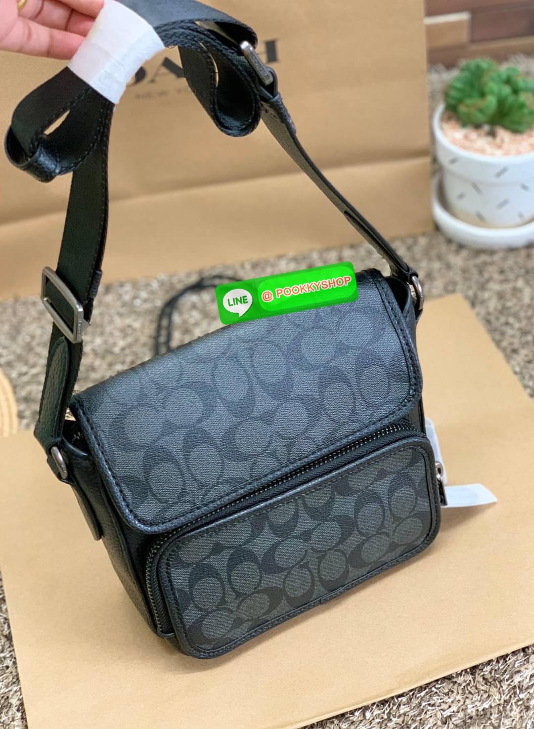 NEW ARRIVAL! COACH SULLIVAN FLAP CROSSBODY IN SIGNATURE ((C9870)) พร้อมส่งก่อนใคร! ทรง สวยเก๋ กระเป๋าสะพายแบบครอสบอดี้ร์ของคุณผู้ชายเค้าเลยค่ะ หนังแท้2แบบสวยงาม น่าใช้มากๆ ✔️รุ่นนี้พิเศษห้อยป้ายแแบรนด์ด้านข้างมาให้2ป้ายเลยค่ะ ด้านหน้ามีช่องซิปใส่มื