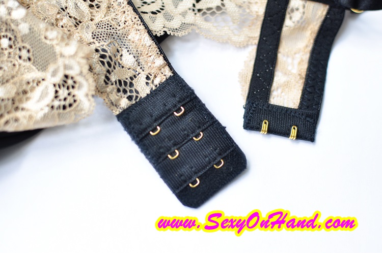 ชุดนอนเซ็กซี่ ชุดนอนซีทรู สายเดี่ยวสีดำ แต่งลูกไม้ สีทองเกรดหรูช่วงอก และด้านหลัง เนื้อผ้าสวยหรูทิ้งตัว งานเกรดพรีเมี่ยมคะ