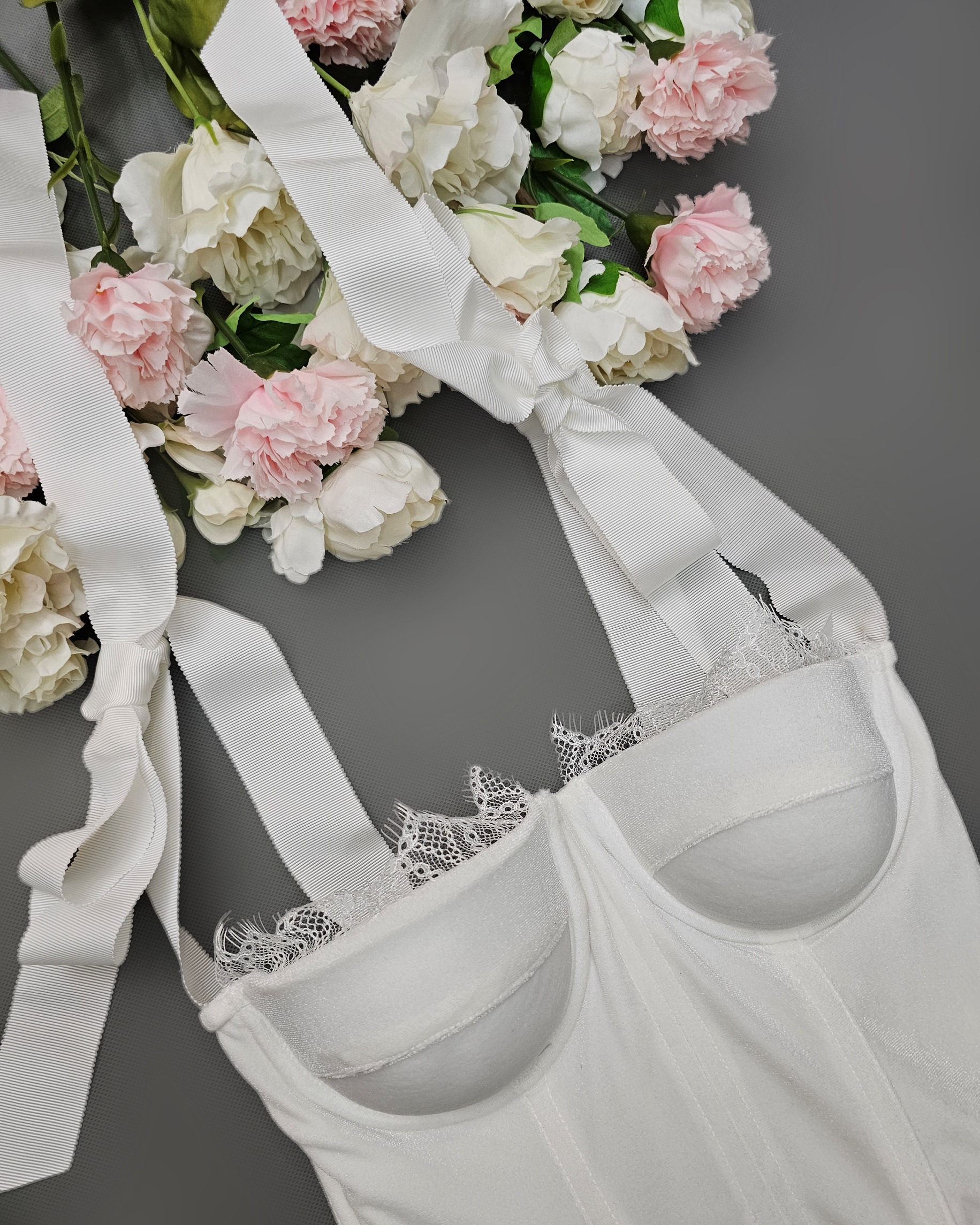 เสื้อแฟชั่น เสื้อสายเดี่ยวสไตล์คอร์เซ็ตบรา ผ้ากำมะหยี่เนื้อนุ่มยืดหยุ่น มีโครงทั้งเก็บและดันทรงสวย