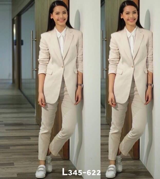 แบบขายดี‼️ รีพีทรอบที่ร้อย😅 ตอบโจทย์ได้ดีในวันที่ไม่อยากส้นสูง แต่ยังอยากดูกริบ เป๊ะปัง สไตล์เซเลป slipper งานใหม่สุดฮ็อต สวยชนชอป หนังนิ่ม แต่งอะไหล่เพชร เพิ่มความหรูดูแพงไปอีก พื้นนุ่มนิ่ม ให้ลุคคุณหนู สวยโดดเด่น ใส่ในเมือง หรือ เดินเล่นชิลๆก็เว