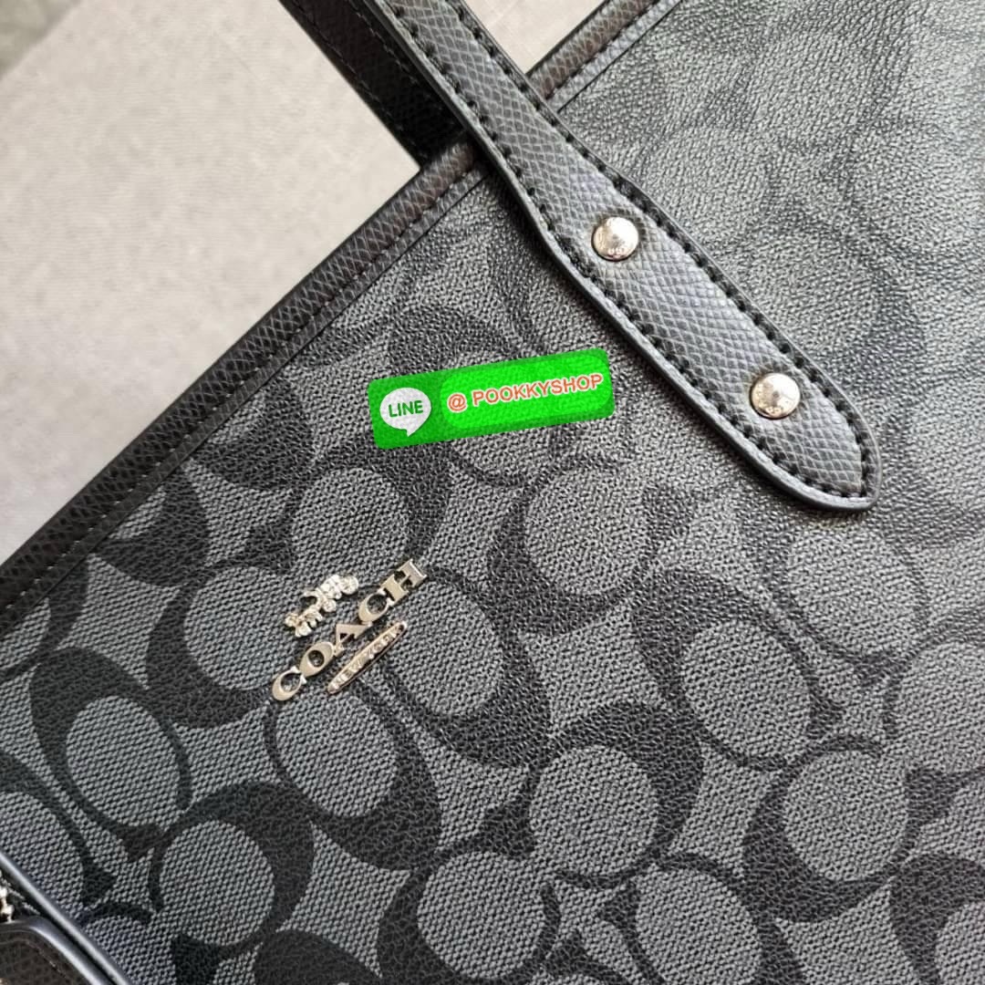 COACH CITY ZIP TOTE IN SIGNATURE COATED CANVAS (COACH F36876) กระเป๋าสะพายทรงช้อปปิ้ง ทรงสวย ทรงยอดนิยมใบใหญ่ยุของได้เยอะ หนังcanvas ลาย C Signature สายหนังแท้ สะพายขึ้นไหล่ได้สวย ใบใหญ่ ใช้งานง่าย มีซิปปิดด้านบน มีผ้าบุด้านใน มีช่องซิป