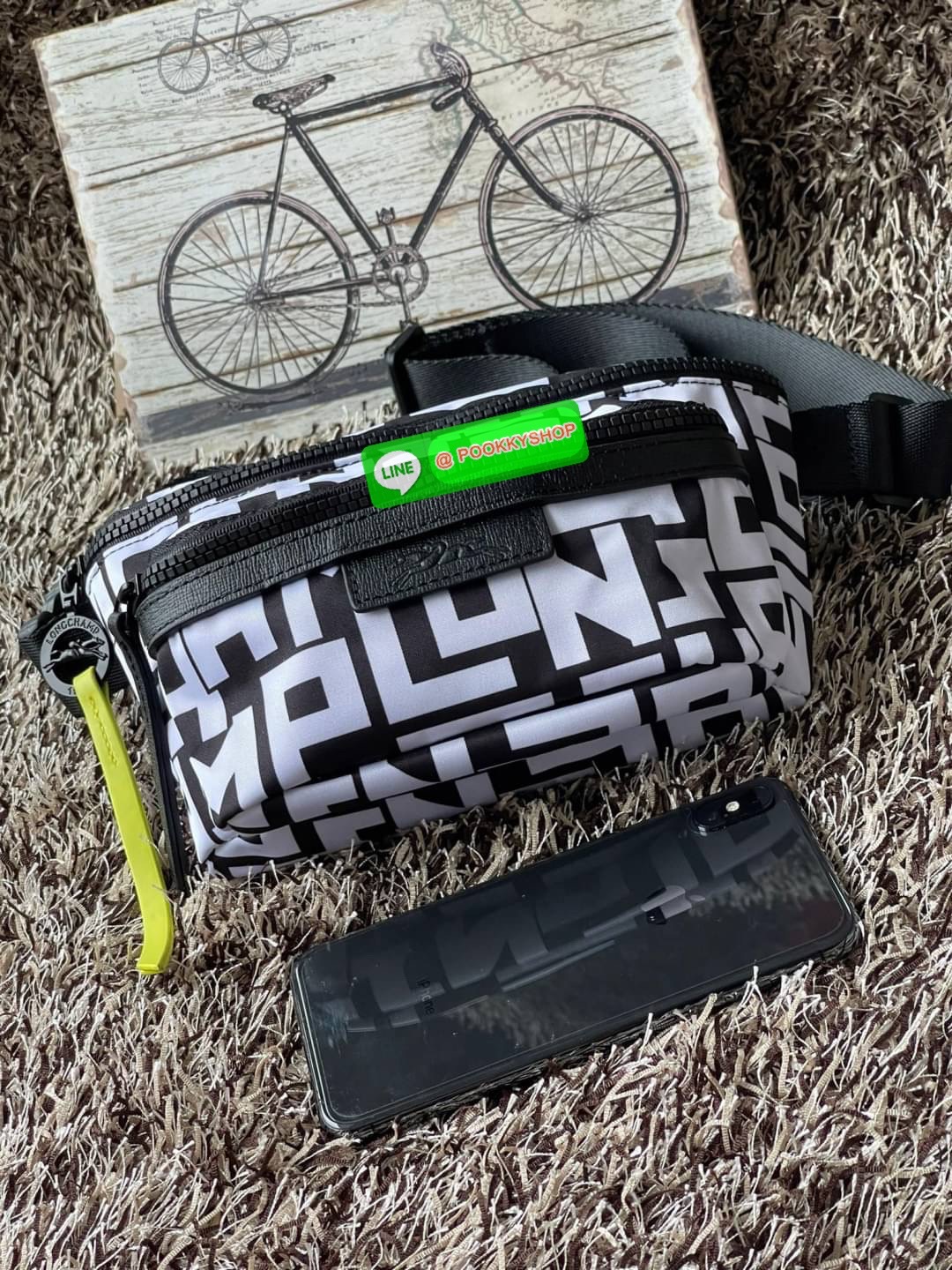 💕LONGCHAMP LE PLIAGE LGP BELT BAG M เท่ห์อย่างมีสไตล์กระเป๋าทรงคาดอกและคาดเอวดีไซน์แนวสปอร์ต เพิ่มความโดดเด่นทันสมัยด้วยลายซิกเนเจอร์ มีช่องซิปที่ใช้งานง่ายช่วยให้คุณหยิบใช้สิ่งของจำเป็นได้อย่างสะดวกและง่ายดาย และผสานสายรัดแบบปรับได้เข้ากับหัวเข็ม