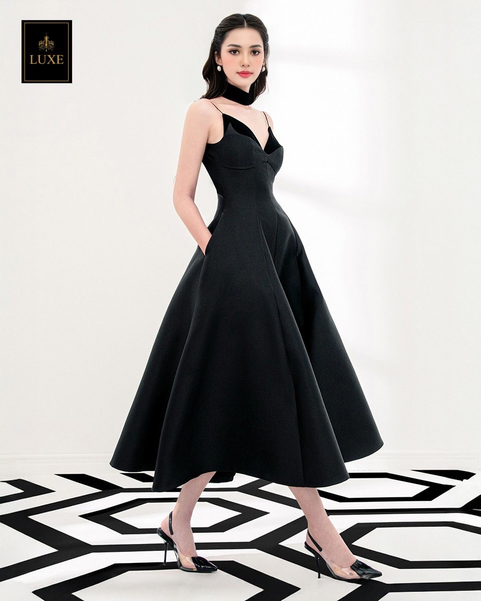 เดรสแฟชั่น เดรสเสื้อสายเดี่ยว ดีเทลหน้าอกโค้ง ซ้อน2เลเยอร์