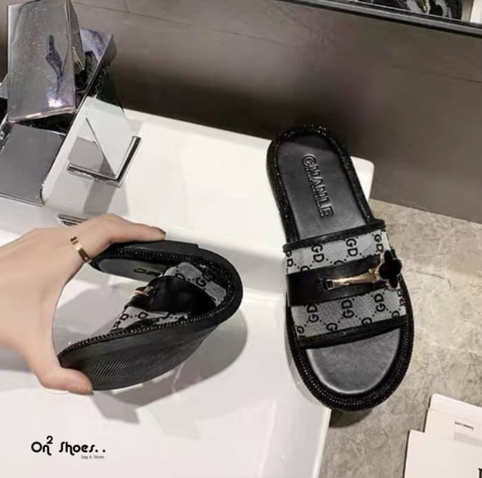 แบบสวยพร้อมส่ง รองเท้าแตะตาข่ายโปร่งใส 3สี มีเส้นคาดหน้า พื้นนิ่มนิยมมาก ใส่สบาย