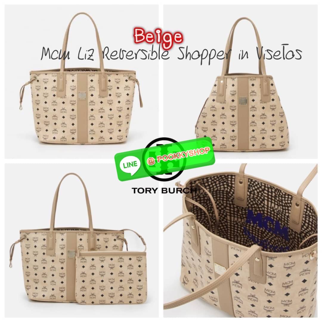💕Mcm Liz Reversible Shopper in Visetos ขึ้นชื่อว่าเป็นกระเป๋าช็อปเปอร์ แน่นอนว่า จะต้องเหมาะสำหรับสาว ๆ ที่ชอบพกสัมภาระเยอะ ซึ่งรุ่นนี้ไม่ใช่แค่เพียงให้พื้นที่จุของกว้างขวางเท่านั้น แต่ยังออกแบบดีไซน์และรูปทรงให้มีความยืดหยุ่น มีหูรูดด้านข้างที่สา