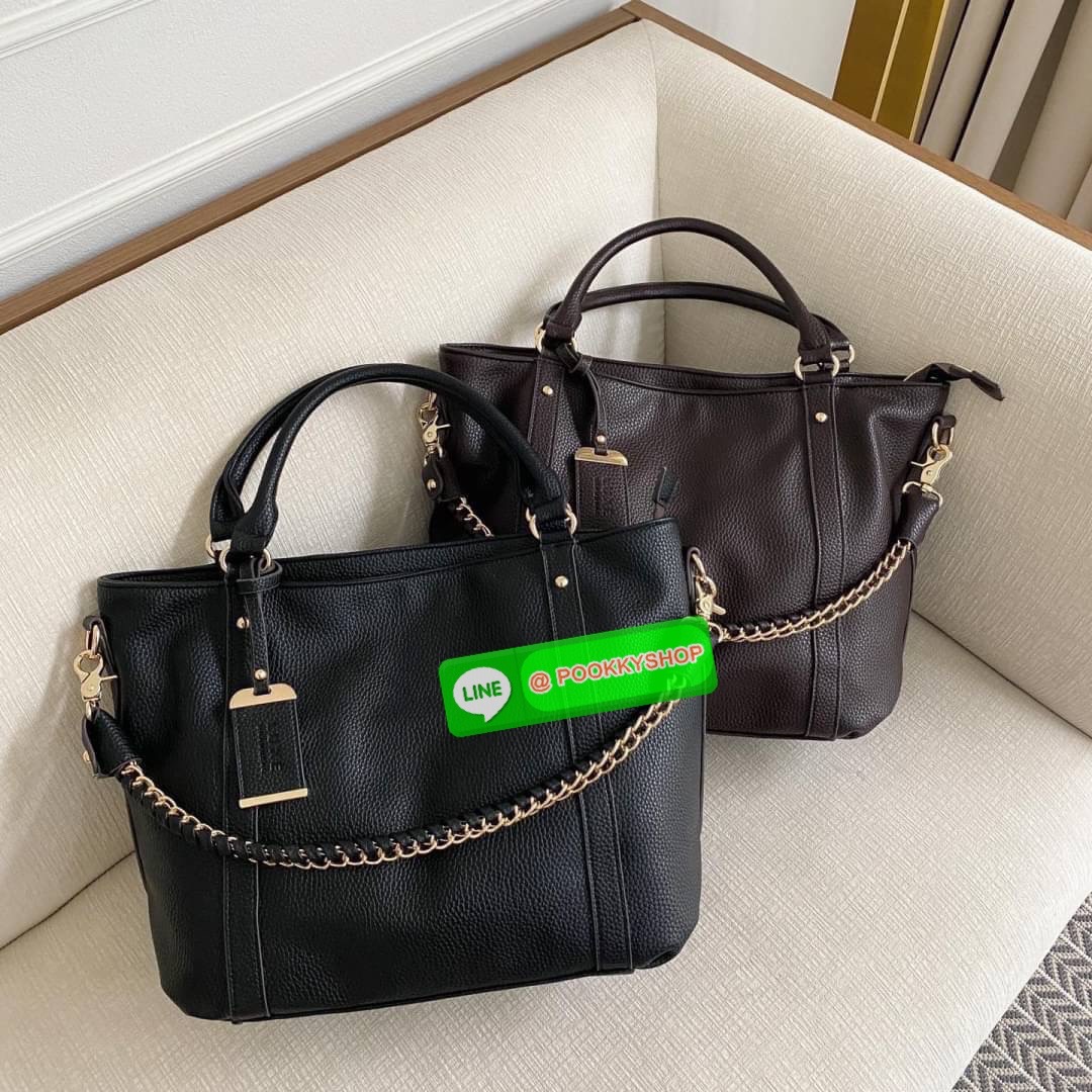 LUXE กระเป๋าเอนกประสงค์ สะพายได้ 3 แบบ เอาไปทำงานเหมาะมากๆ เพราะใส่ เอสี่ ได้ รุ่น Renaise (เรเนส) ใบใหญ่ แต่เบา! เริ่ดมากๆ สายสะพาย 2 เส้น สะพายได้ถึง 3 แบบ ลุคไหนก็เอาอยู่