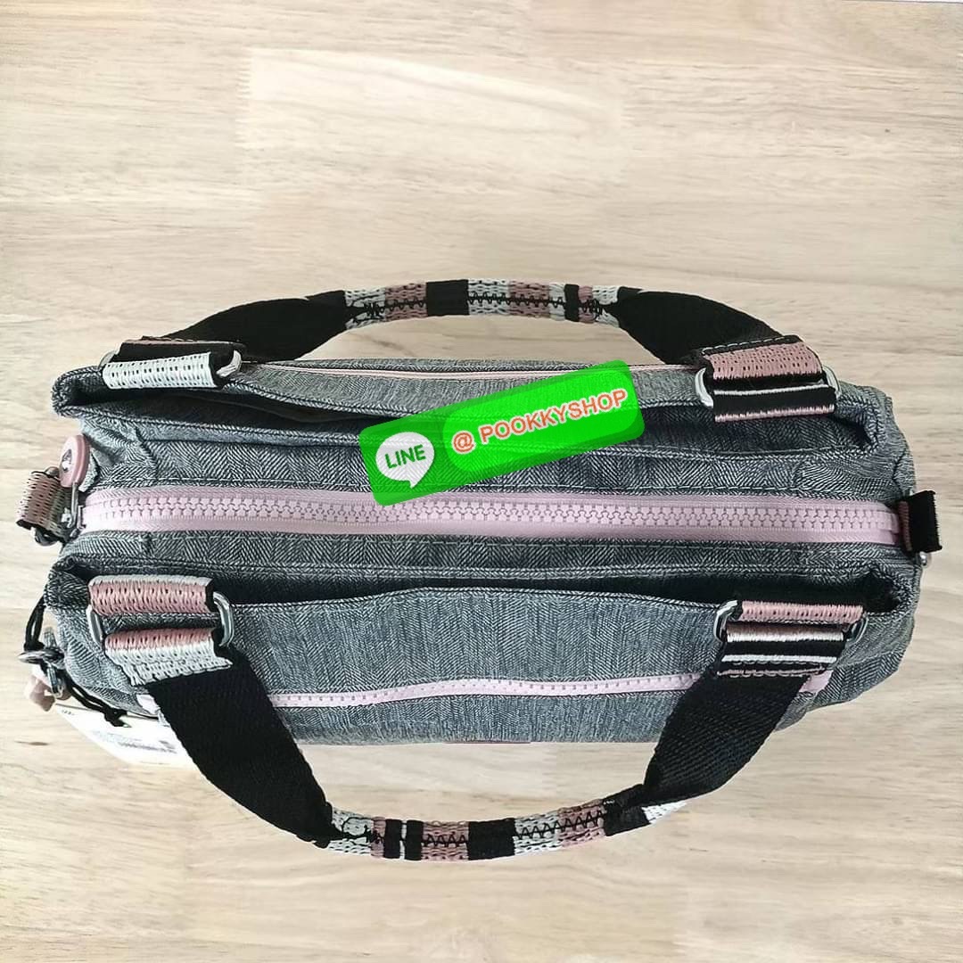 Kipling Damen Orelie Henkeltasche handbag กระเป๋าถือหรือสะพาย ขนาดกลาง วัสดุ Nylon 100% หูถือสูง 7 นิ้ว สายสะพายยาว สายสะพายยาว 126ซม. มีช่องแยกใช้งานหลายช่อง ประกอบด้วย -ด้านหน้า ช่องซิปลึกถึงฐานกระเป๋า -ด้านหลัง ช่องซิปลึกถึงฐานกระเป๋า -ช่องใช้งานหลักด้