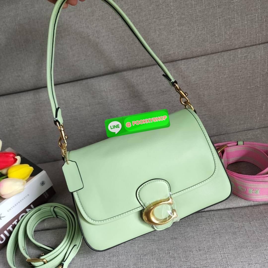 COACH SOFT TABBY SHOULDER BAG (COACH C9804) กระเป๋าข้างเรียบหรู ใบเดียวสะพายได้หลายสไตล์ มีสายสะพายให้ถึง 3 เส้น ปรับเปลี่ยนสไตล์ได้หลายลุควัสดุหนังแท้ทั้งใบ สัมผัสนิ่มมือ น้ำหนักเบา เปิดปิดแบบกระดุมแม่เหล็กเป็นอะไหล่โลโก้แบรนด์ตัวใหญ่ โดดเด่น ภายในกระเป๋