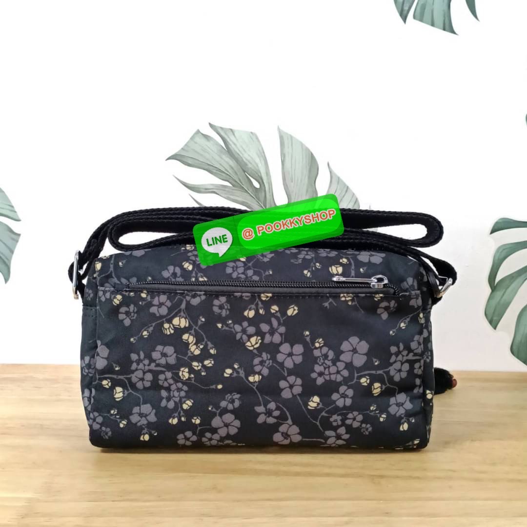 KIPLING Monkey program K16217 Seoul up sling bag รุ่น 3 ซิป สะพายข้าง ขนาดเล็กทรงสี่เหลี่ยมผืนผ้า วัสดุ Nylon 100% หลสกหลายฟังก์ชั่นใช้งาน ครบครันในใบเดียว