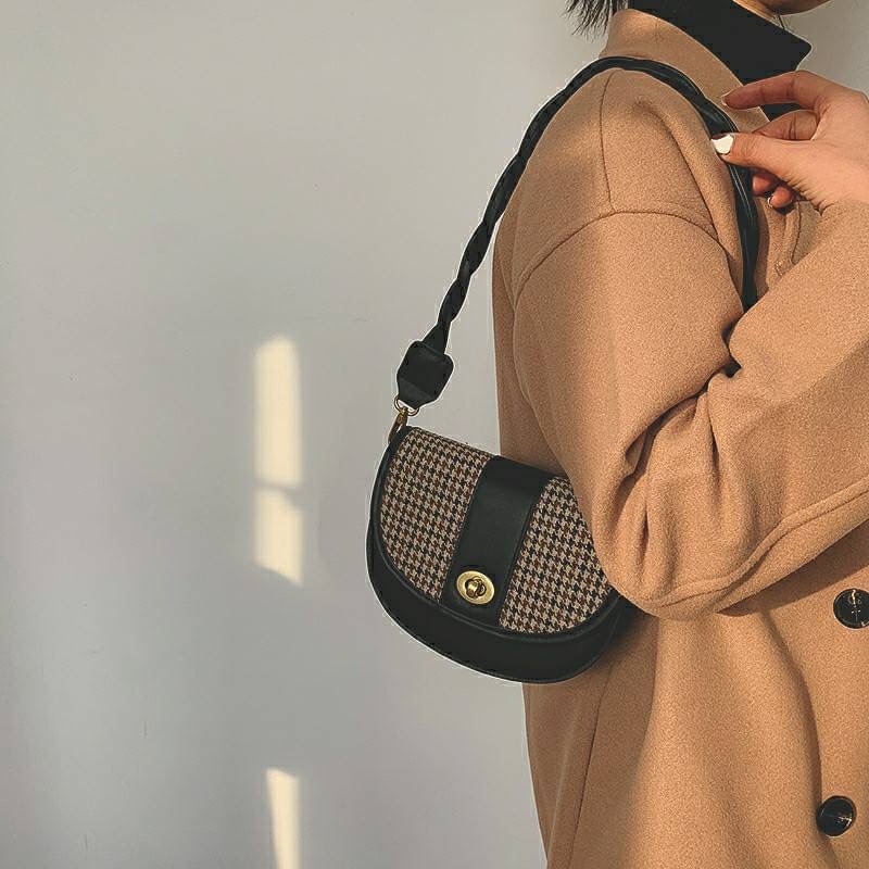 รุ่นใหม่ พร้อมส่ง!!!!!!! Shot bag สไตล์เอิร์ธโทนอีกหนึ่งรุ่น หนังคุณภาพดี ดีไซน์น่ารัก แถมสายสะพายให้2เส้น ถอดสายออกได้ทั้งคู่ เลือกใช้งานได้ตามชอบเลย