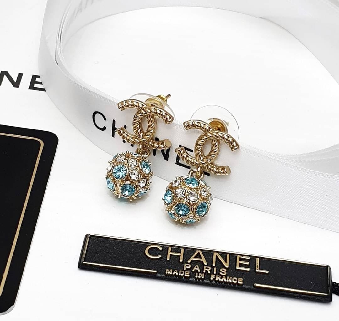 Super Hi-End Quality !!!! ((งาน 1:1 เหมือนในช็อปมากที่สุดในท้องตลาด)) Chanel Earring ต่างหูชาแนลงาน 1:1 เหมือนของแท้เป๊ะๆค่ะ ชนช็อป คอลล่าสุดปลายปี 2019 รับรองงานสวยมากกกกก ดูหรู ดูผู้ดีสุดๆ งานดี งานคุณภาพดีมากๆมากๆคะรับประกันความพอใจเลยค่ะ ตัวเรือนสีทอง