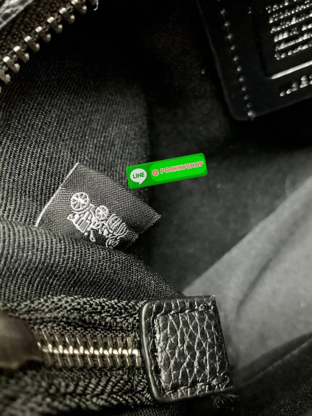 NEW ARRIVAL! COACH SULLIVAN FLAP CROSSBODY IN SIGNATURE ((C9870)) พร้อมส่งก่อนใคร! ทรง สวยเก๋ กระเป๋าสะพายแบบครอสบอดี้ร์ของคุณผู้ชายเค้าเลยค่ะ หนังแท้2แบบสวยงาม น่าใช้มากๆ ✔️รุ่นนี้พิเศษห้อยป้ายแแบรนด์ด้านข้างมาให้2ป้ายเลยค่ะ ด้านหน้ามีช่องซิปใส่มื