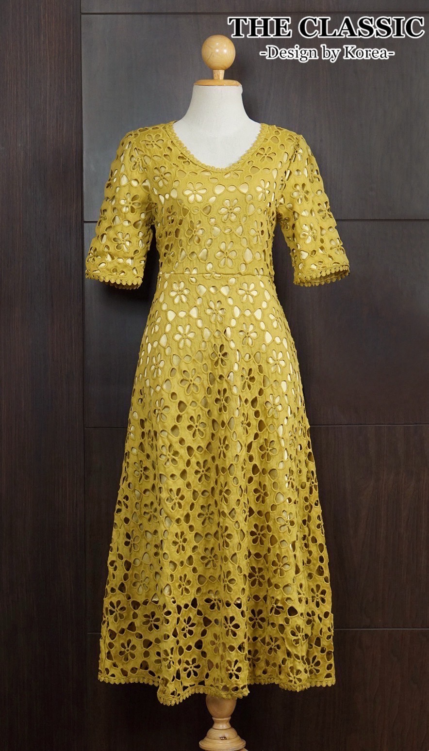 เดรสแฟชั่น เดรสลูกไม้ยาว ใช้ผ้าลูกขึ้นลายดอกไม้ เนื้อแน่นอย่างดีมีน้ำหนัก