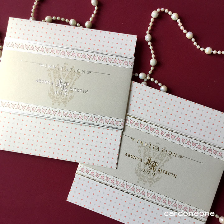 การ์ดแต่งงานน่ารัก กระดาษเกระดาษเมทัลลิคเหลืองทอง