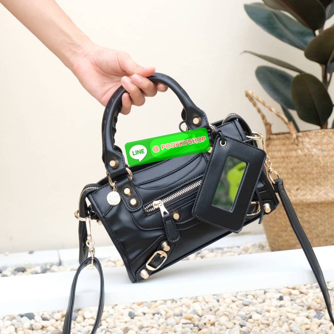 กระเป๋าคุณภาพจากแบรนด์ KEEP ทรงสวย ตอบโจทย์ทุกการใช้งาน รุ่น ‘ Ghaso ‘ > ร่นใหม่ หนัง Microfiber Nano เนื้อดี นิ่มมาก ทนทานกว่าเดิม >น้ำหนักเบา ใส่ของจุ >ถือสะพายเข้าง่ายกับทุกชุด