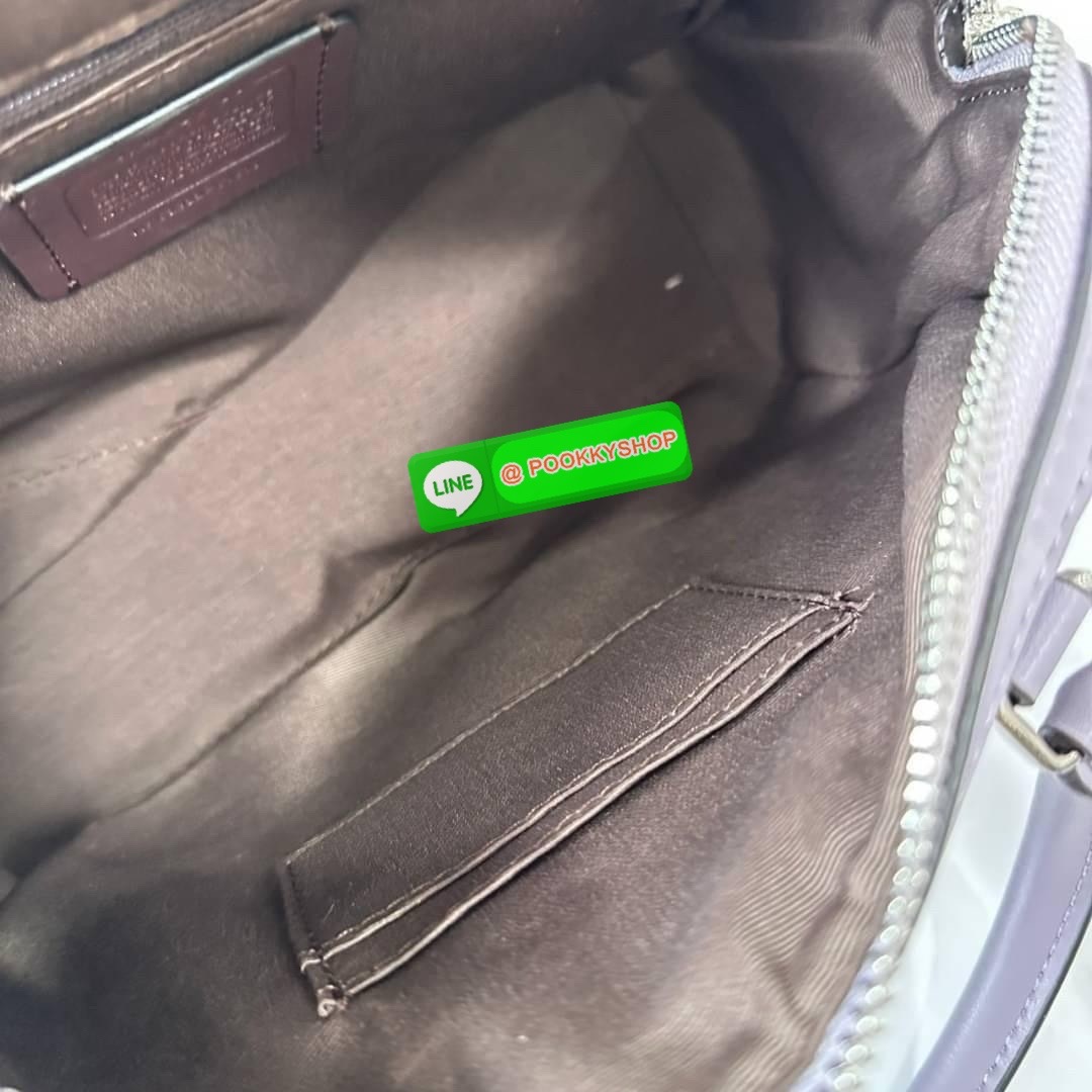 Coach Rowan Satchel With Puffy Diamond Quilting (CJ160) 🔖กระเป๋าทรงหมอนรุ่นใหม่ล่าสุดสัมผัสนุ่มมือ 🔖วัสดุ : Nappa leather (หนังแนบปา) 🔖เปิด-ปิดด้วยซิปแบบโลหะ ภายในช่องโล่งกว้าง ใส่กระเป๋าสตางค์ใบยาวได้ มีหมุดรองฐานอยู่ทรง 🔖