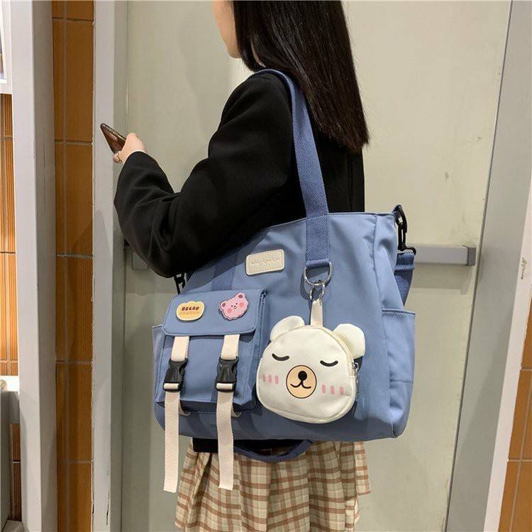 รุ่นใหม่ พร้อมส่ง!!!!!!! Miki Bear cross bag (BP) คุ้มมาก ช่องเยอะมากถึงมากที่สุด แถมฟรี! พวงกุญแจหมีเป็นซิป ใส่บัตรใส่เหรียญได้ ถอดออกแยกใช้งานได้ เนื้อผ้ากันน้ำด้วยนะ