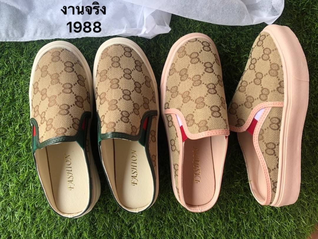 พร้อมส่ง ผ้าใบเปิดส้น 1988 งานนำเข้าน่ารักสุดๆ พื้น pu นิ่ม ด้านล่างเกาะพื้นได้ดี ตัวรองเท้าสีทองขึ้นเงา โดดเด่น ใส่สบายได้ทุกโอกาส สวยเฉียบไม่ซ้ำใคร