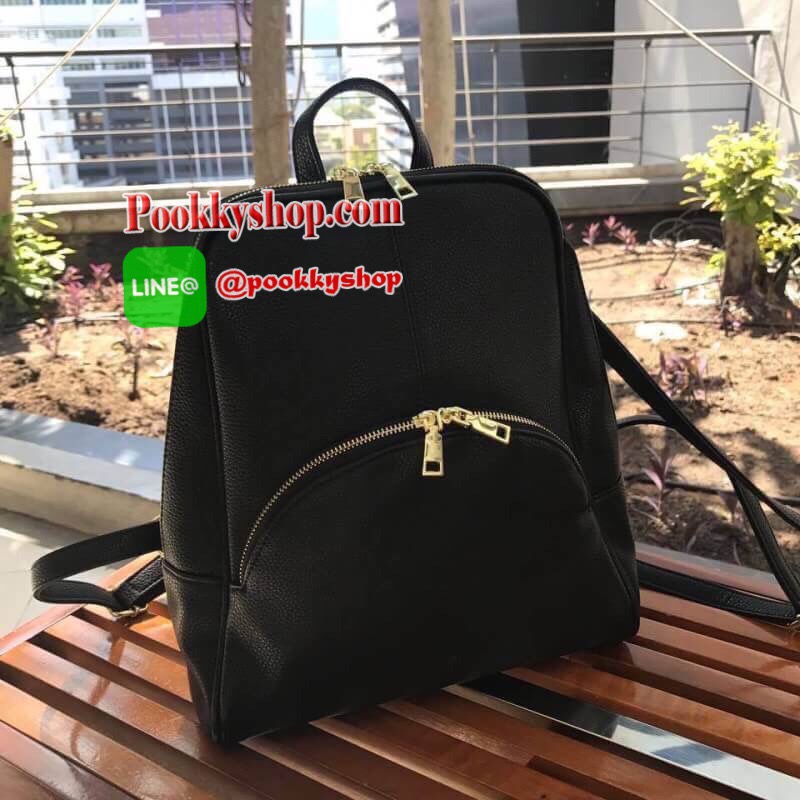 New Arrival ทางร้านได้กระเป๋าเป้รุ่นที่ขายดีมากๆจากแบรนด์ Luxe มาค่ะ ตัวหนังพียูสวยมาก เนื้อนิ่ม เหมือนหนังแท้ ใบนี้รูปทรงเรียบๆใช้ได้บ่อยทุกเวลาคะ น้ำหนักเบามากเพียง 460 กรัม มีมาให้เลือกถึง 3 สี สีดำ สีน้ำตาล และสีน้ำเงิน รุ่นนี้พิเศษตรงที่ขนาดสามารถใส่