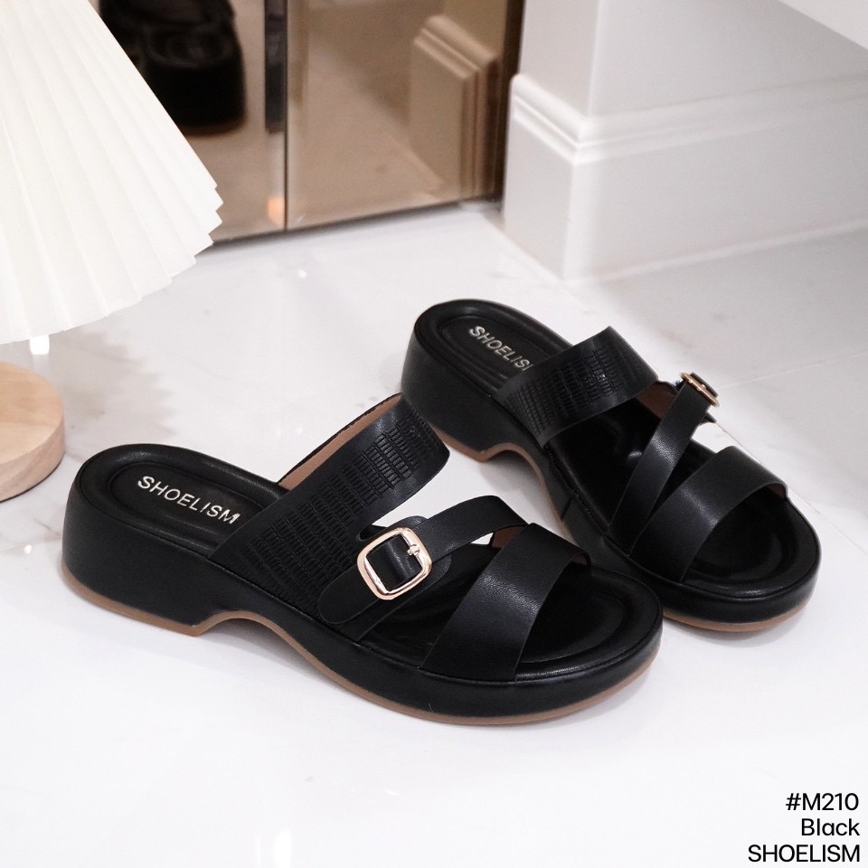 สวยติดแกลม แถมนุ่มสบาย รองเท้าแตะสุขภาพ ดีไซน์โมเดิร์น เรียบหรู ดูดี ช่วยซัปพอร์ตเท้าทุกการเคลื่อนไหว จับคู่กับชุดลำลอง หรือชุดทำงานก็แมตช์ได้ง่าย