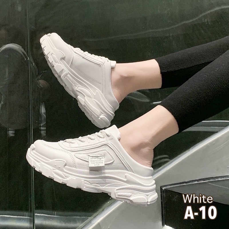 พร้อมส่งคะ รองเท้าผ้าใบเปิดส้น สไตล์เกาหลีมาใหม่ สวยยืน1 🥇มาแล้วจ้า ทรงสวยอย่างดี งานเกร๋เรียบหรูดูแพง ตัวนี้ห้ามพลาด ใส่สบายจะแมตช์กับกางเกง👖หรือกระโปรง👗ก็ได้ค่ะ แม่ค้าคอนเฟริม ห้ามพลาดเลยจ้าตัวนี้แนะนำ อย่าช้ารีบเลย