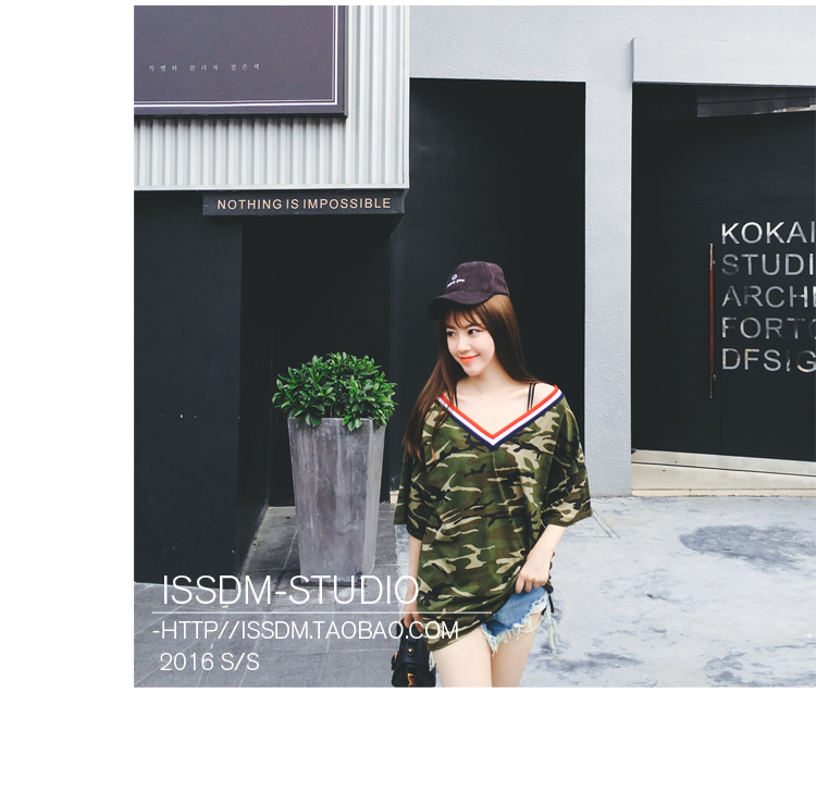 เสื้อแฟชั่น คอวีกว้าง ผ้านิ่มยืดหยุ่นทิ้งตัว ลายพรางทหาร ตามภาพ