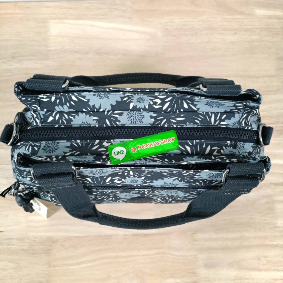Kipling Damen Orelie Henkeltasche handbag กระเป๋าถือหรือสะพาย ขนาดกลาง วัสดุ Nylon 100% หูถือสูง 7 นิ้ว สายสะพายยาว 126ซม. มีช่องแยกใช้งานหลายช่อง ประกอบด้วย -ด้านหน้า ช่องซิปลึกถึงฐานกระเป๋า -ด้านหลัง ช่องซิปลึกถึงฐานกระเป๋า -ช่องใช้งานหลักด้านใน 3 ช่อง