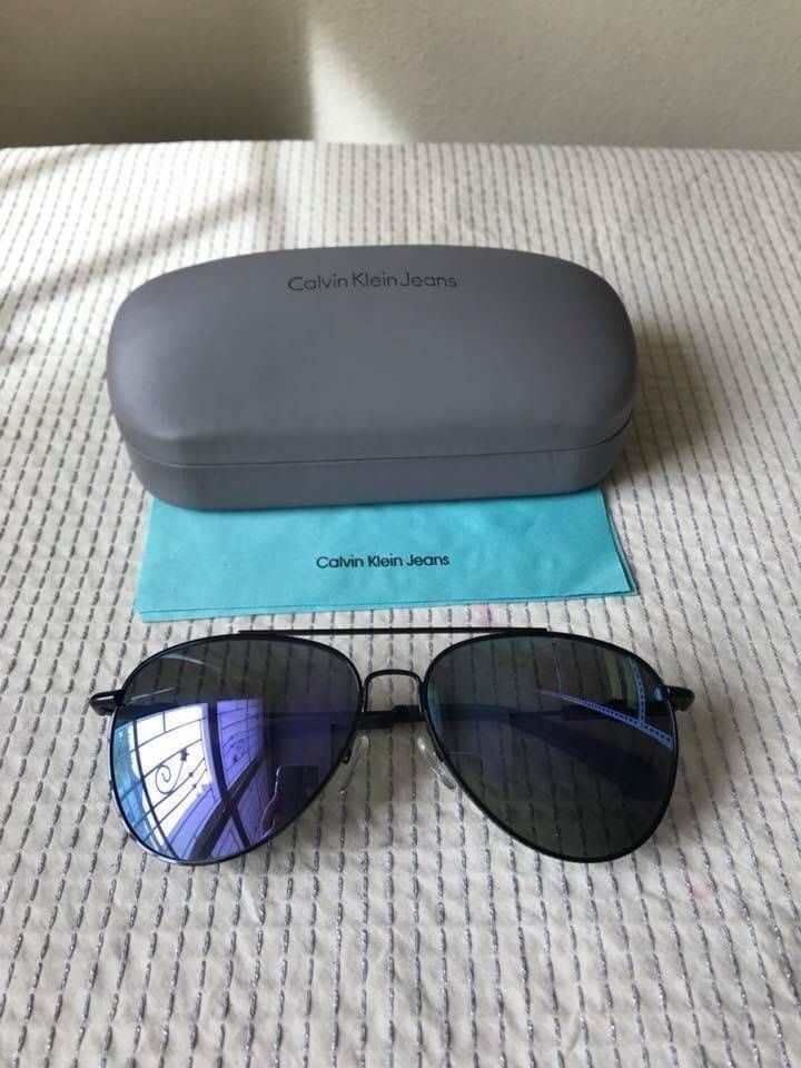 Calvin Klein Jeans CKJ162S สวยมากๆรุ่นนี้พลาดไม่ได้ อุปกรณ์ครบ พร้อมกล่องผ้าเช็ดแว่น กันแดดกันยูวี 100%