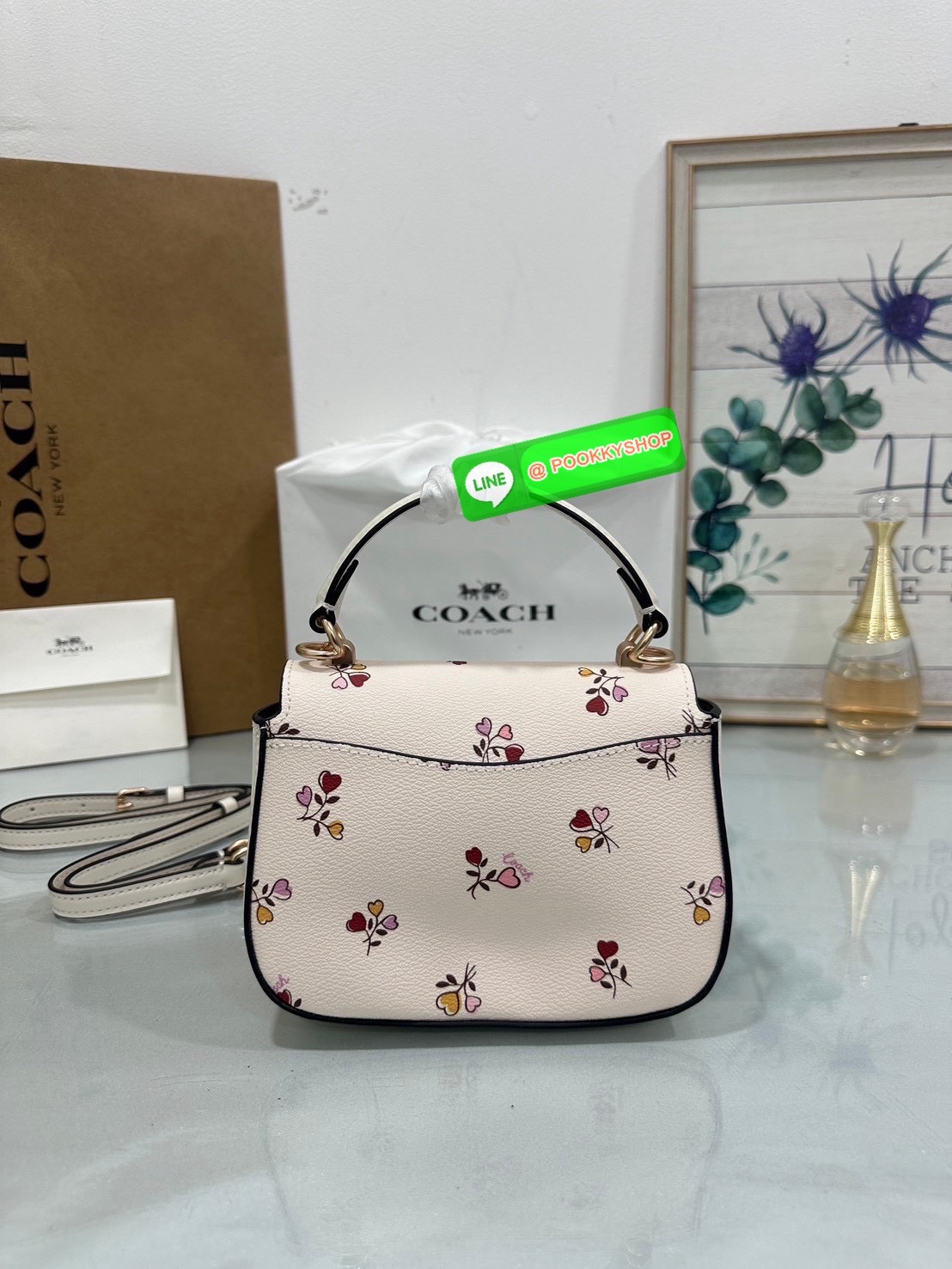 COACH CX575 – Mini Lillie Carryall “เล็กหรู ใช้ง่ายทุกโอกาส 🖤✨ COACH CX575 Mini Lillie Carryall ที่แมตช์ง่าย ใบเดียวก็ครบทั้งวันทำงานและวันเที่ยว”