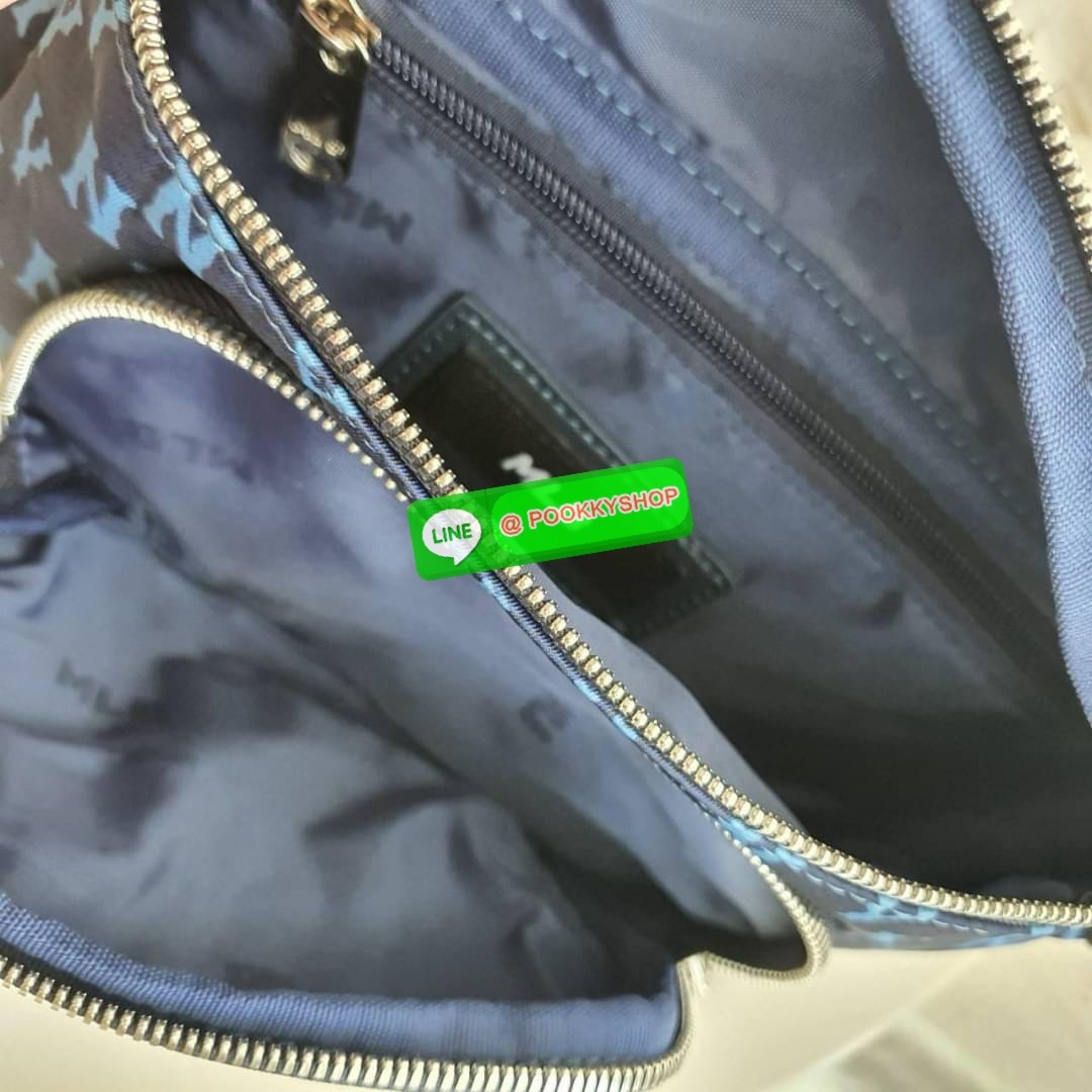 New collection!!! MLB MONOGRAM HIP SACK NEW YORK YANKEES กระเป๋าทรงคาดอก คาดเอว สะพายไหล่ จากแบรนด์ดัง MLB เป็นรุ่นยอดฮิต อีกคอลเลคชั่นที่ขายดี วัสดุ ผ้า NYLON กันน้ำ ด้านหน้าปักโลโก้แบรนด์ อะไหล่แบรนด์ ด้านใน มีช่องซิปแยก 1 ช่อง และ ช่องหลักใหญ่ 1 ช่อง ม